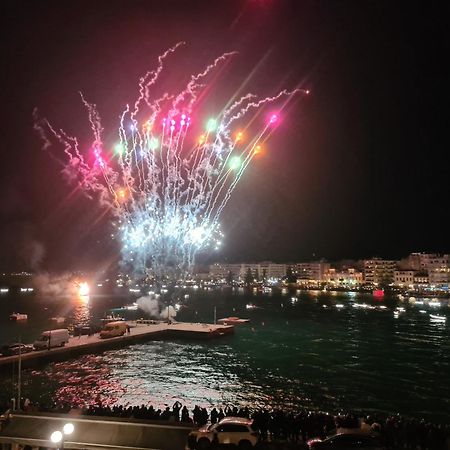 Debbies Διαμέρισμα Δίπλα Στο Νερό #2 ! Chalkís Esterno foto