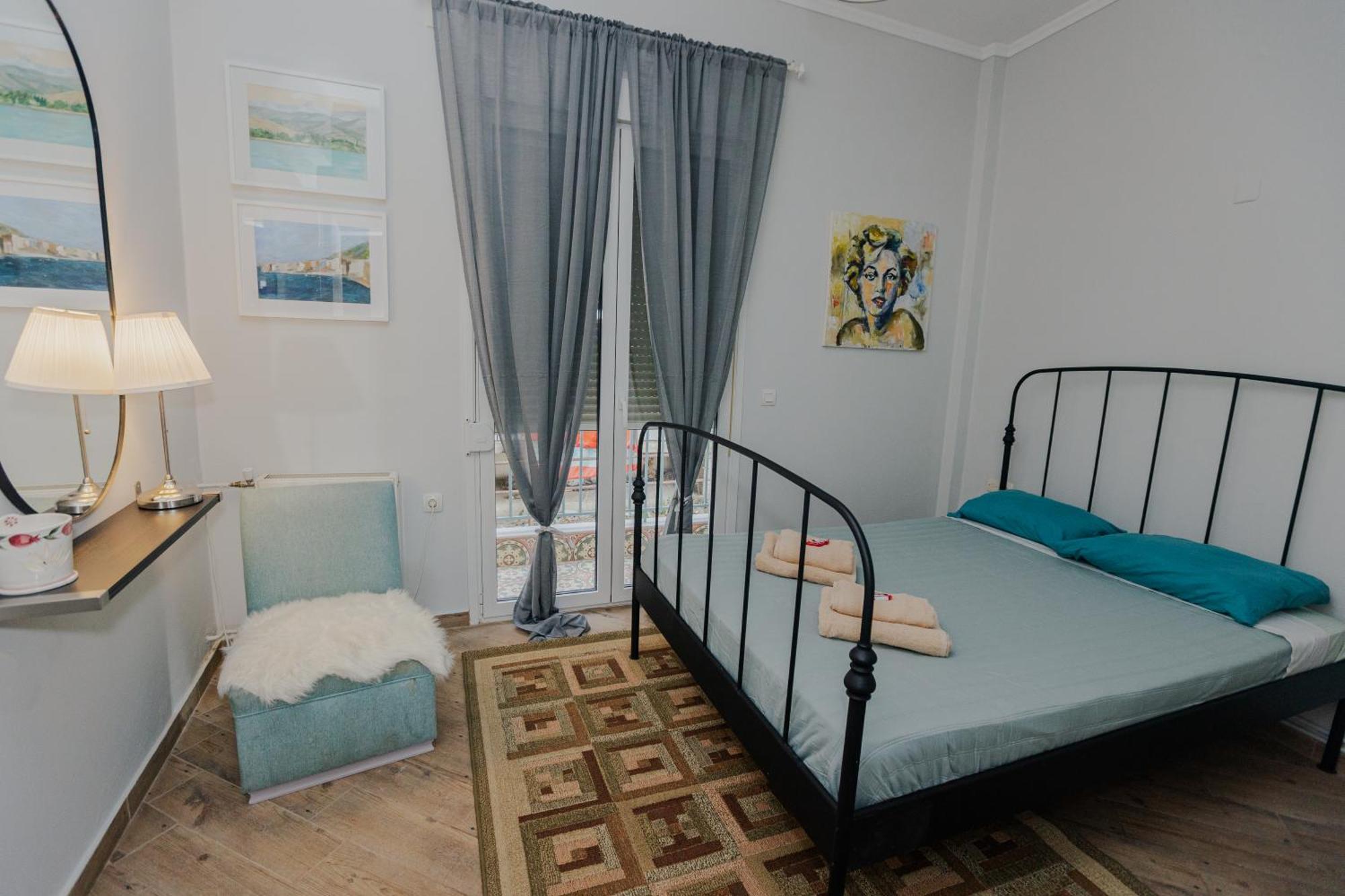 Debbies Διαμέρισμα Δίπλα Στο Νερό #2 ! Chalkís Esterno foto