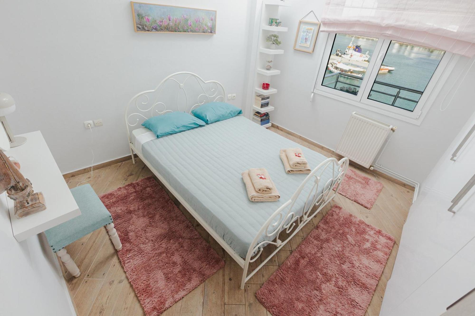 Debbies Διαμέρισμα Δίπλα Στο Νερό #2 ! Chalkís Esterno foto